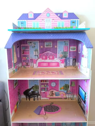 Casa de muñecas de 4 plantas