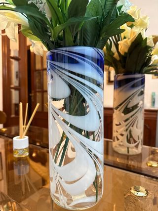 Jarron de flores artificiales