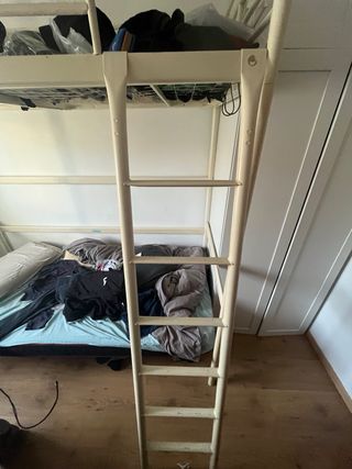 Estructura litera metal blanco con escalera