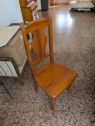 Mesa de comedor de madera con 6 sillas