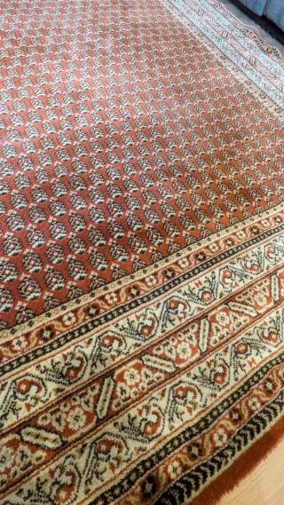 Alfombra de lana clásica beige y roja