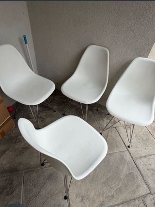 Mesa extensible madera blanca 150/200 y 4 sillas