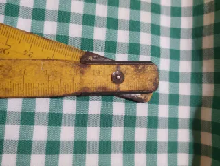 Metro plegable madera antiguo