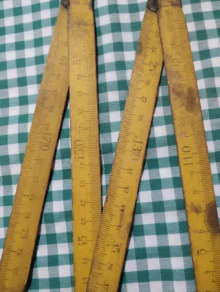 Metro plegable madera antiguo