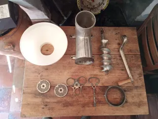 Picadora de carne manual antigua