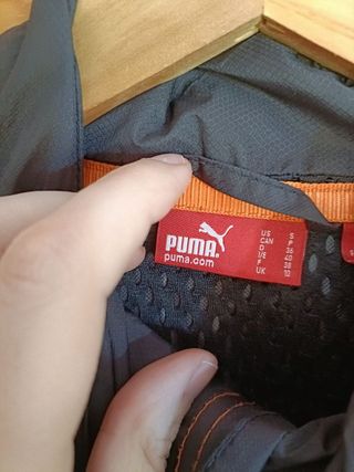 Sudadera Puma Color Negro, Gris y Naranja Talla S.