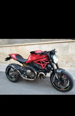 Ducati Monster Roja