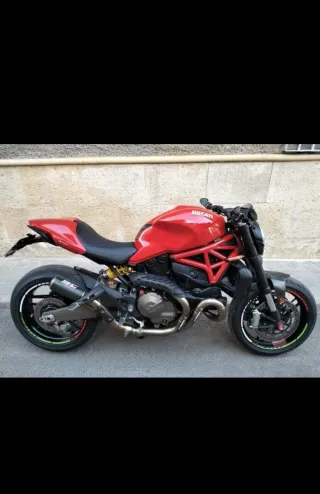 Ducati Monster Roja