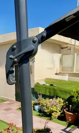 Parasol Naterial 290 cm con funda.