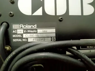 Amplificador Roland Cube 15 Guitarra Eléctrica