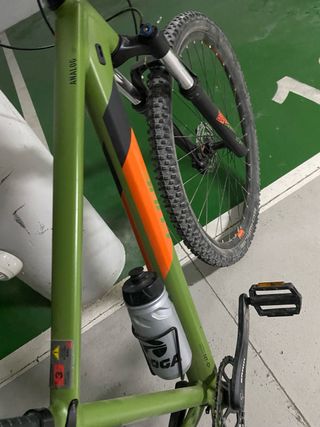 Bicicleta Cube Analog Verde/Naranja