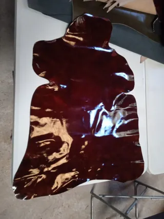 Lote 3 Piezas de piel Charol color Vino 24€.