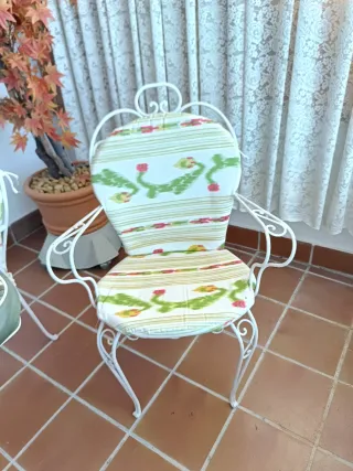 Sillas de forja para jardín.