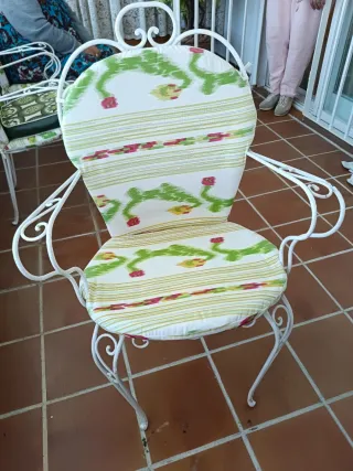 Sillas de forja para jardín.