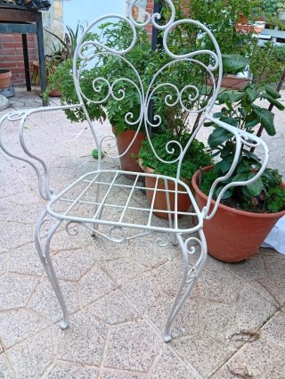 Sillas de forja para jardín.