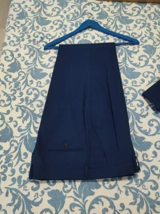 Traje de hombre azul
