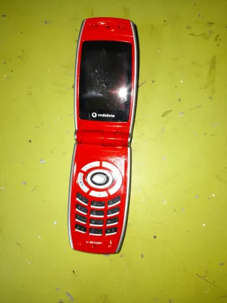 Móvil antiguo edición Ferrari