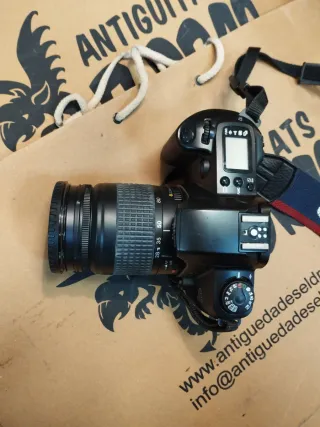 Cámara Canon EOS 500N + Accesorios