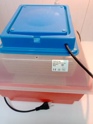 Incubadora automática 24 huevos