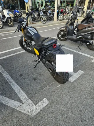 Fantic Caballero 125 Negra y Amarilla