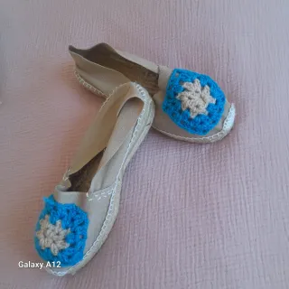 Zapatillas de esparto con flor crochet