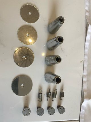 Lámpara Vela de tela , con accesorios de metal .