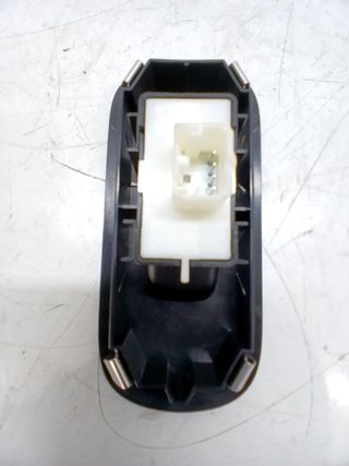 MANDO ELEVALUNAS DELANTERO DERECHO FIAT 500E 761122