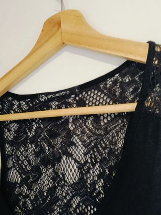 Top negro Encuentro con espalda de encaje Talla L