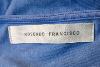 Vestido azul con peplum