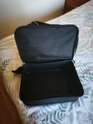 Mochila Errea Negra y Verde con Compartimento