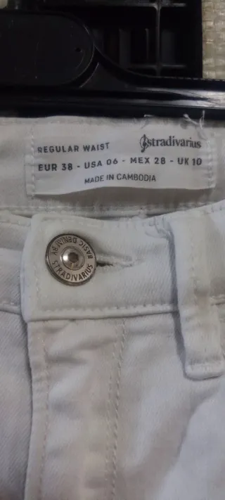 Vaquero pitillo blanco Stradivarius