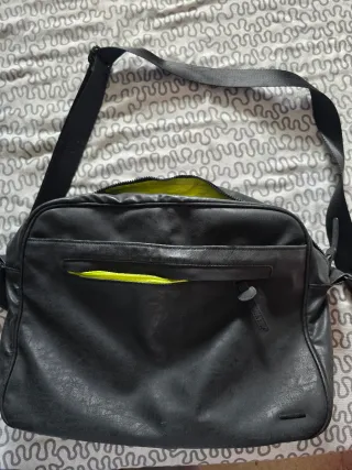 Bolsos y mochilas variados