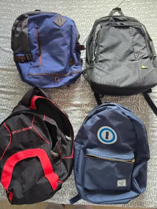 Bolsos y mochilas variados