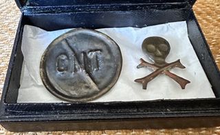 Guerra civil, CNT, batallon de la muerte. Emblemas