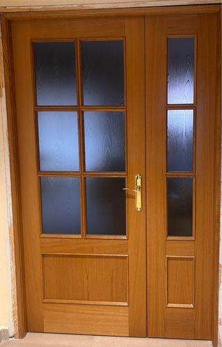 Conjunto de puertas de madera