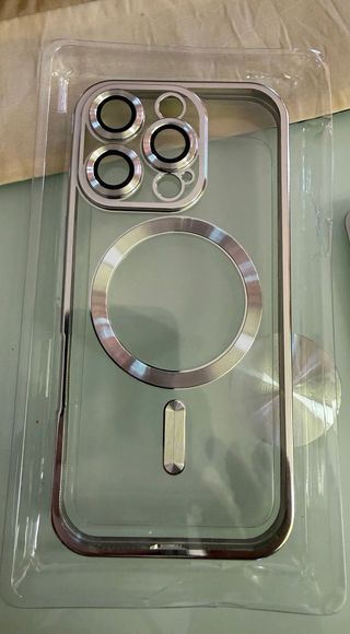 Custodia iPhone 16 Pro Trasparente con MagSafe