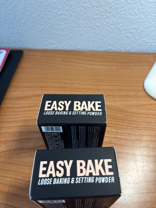 Huda Beauty Easy Bake Polvos