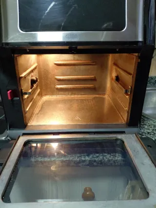 Freidora de aire sin accesorio dentro funciona