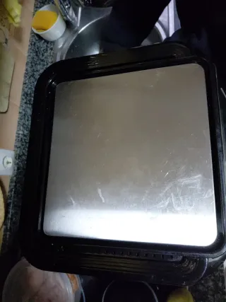 Freidora de aire sin accesorio dentro funciona