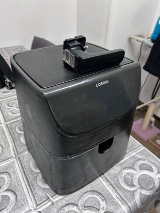 Freidora Cosori (tirador roto)