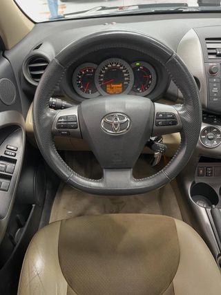 Toyota Rav4 2.2 D-4D Executive 4x2