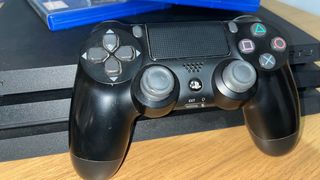Consola PS4 Pro 1TB Negra + 9 JUEGAZOS!