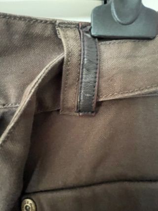 Minifalda marrón con cinturón