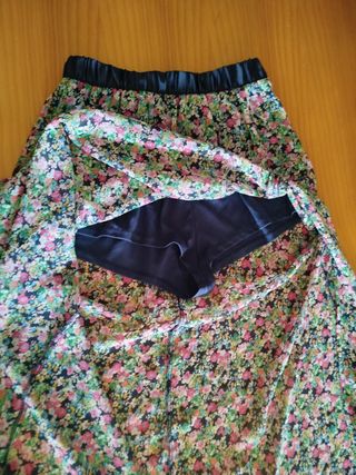 Lote 2 Faldas Talla S Beige y Estampada