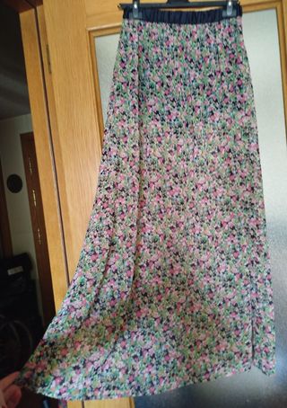 Lote 2 Faldas Talla S Beige y Estampada