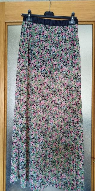 Lote 2 Faldas Talla S Beige y Estampada