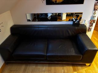 Sofá Polipiel Marrón y Puff