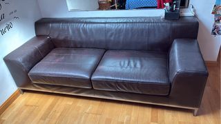 Sofá Polipiel Marrón y Puff
