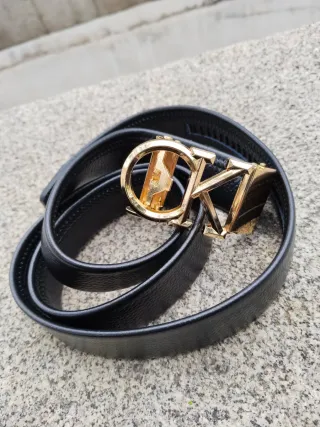 Cinturón Calvin Klein CK Negro y Dorado