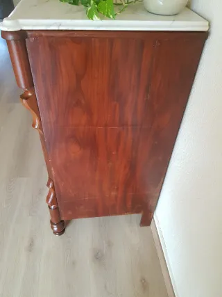 Antigua cómoda catalana isabelina